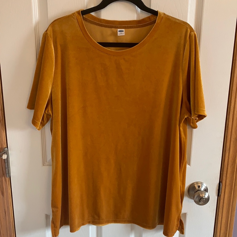 Mustard Yellow/Gold Old Navy Tee size XL